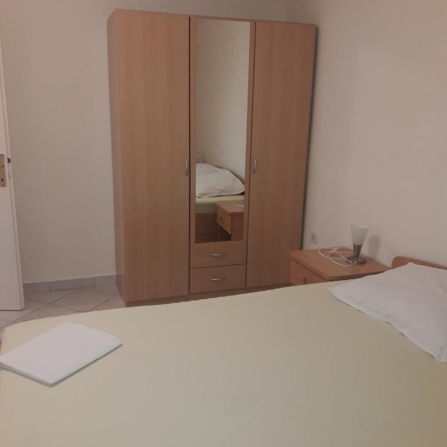 Apartman Dinka Baška Esterno foto