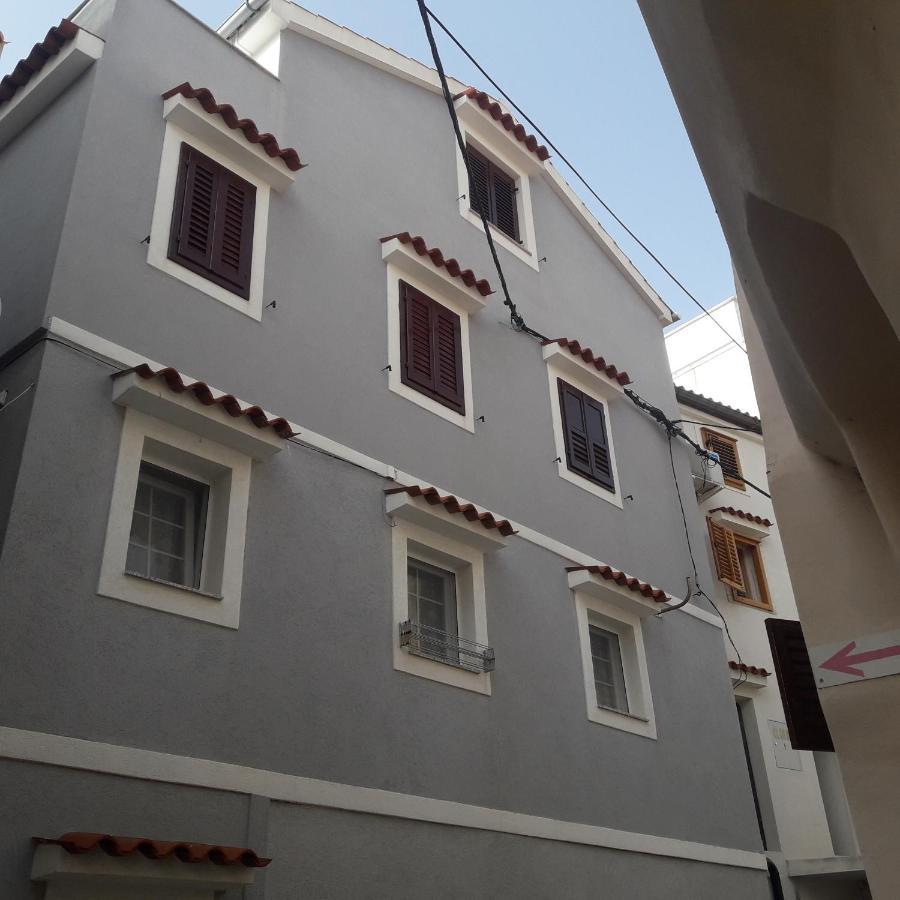Apartman Dinka Baška Esterno foto