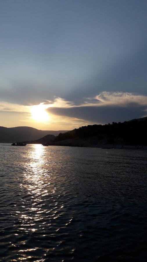 Apartman Dinka Baška Esterno foto