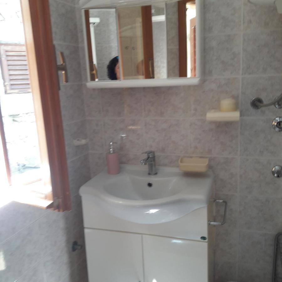 Apartman Dinka Baška Esterno foto